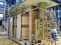 Ein Aktivteil wird während der Fertigung über die Regelableitung mit dem Stufenschalter verbunden